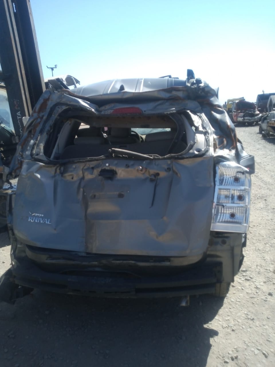  Kia CARNIVAL 2011    EN DESARME